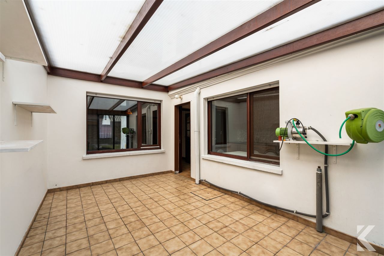 Rijwoning met garage, 3 slpk, tuin, gigantische zolder.