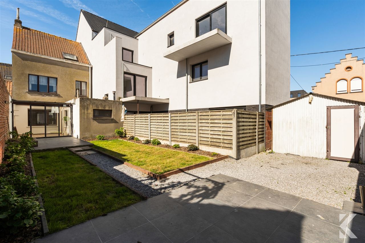 Rijwoning met garage, 3 slpk, tuin, gigantische zolder.