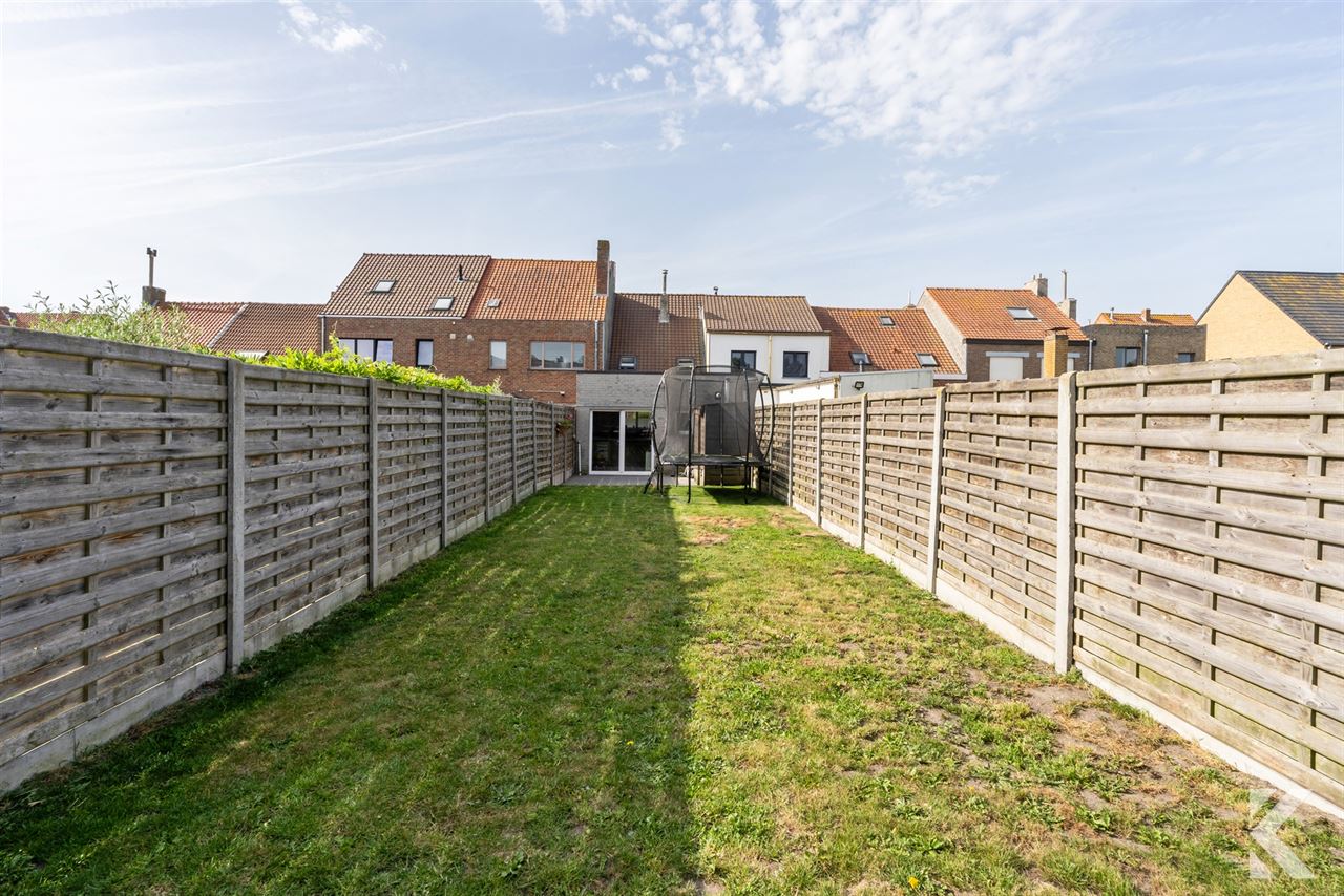 Instapklare gezinswoning met 3 slpkm, grote tuin/terrassen