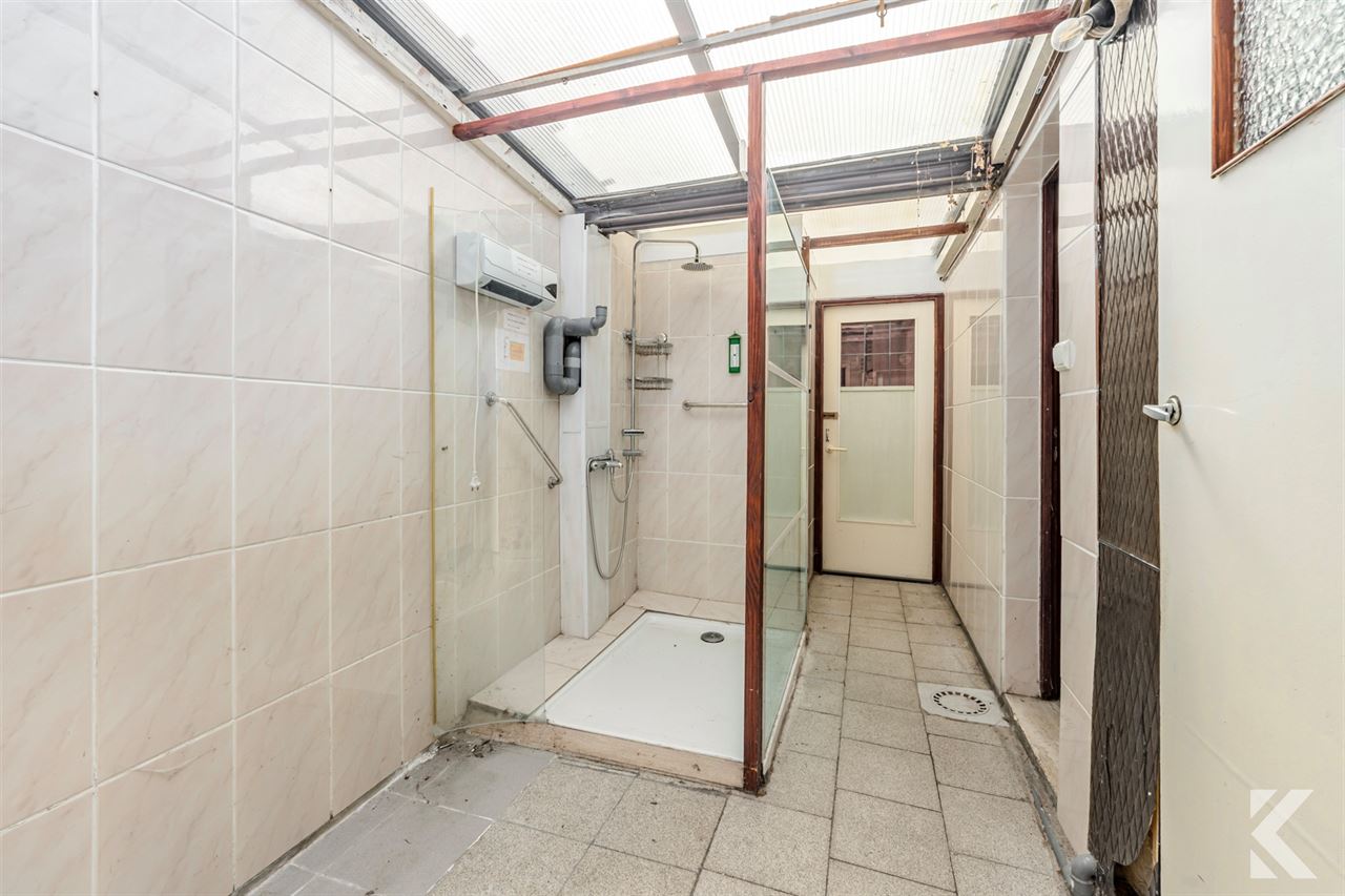 Te renoveren woning met veel potentieel en ruime zolder