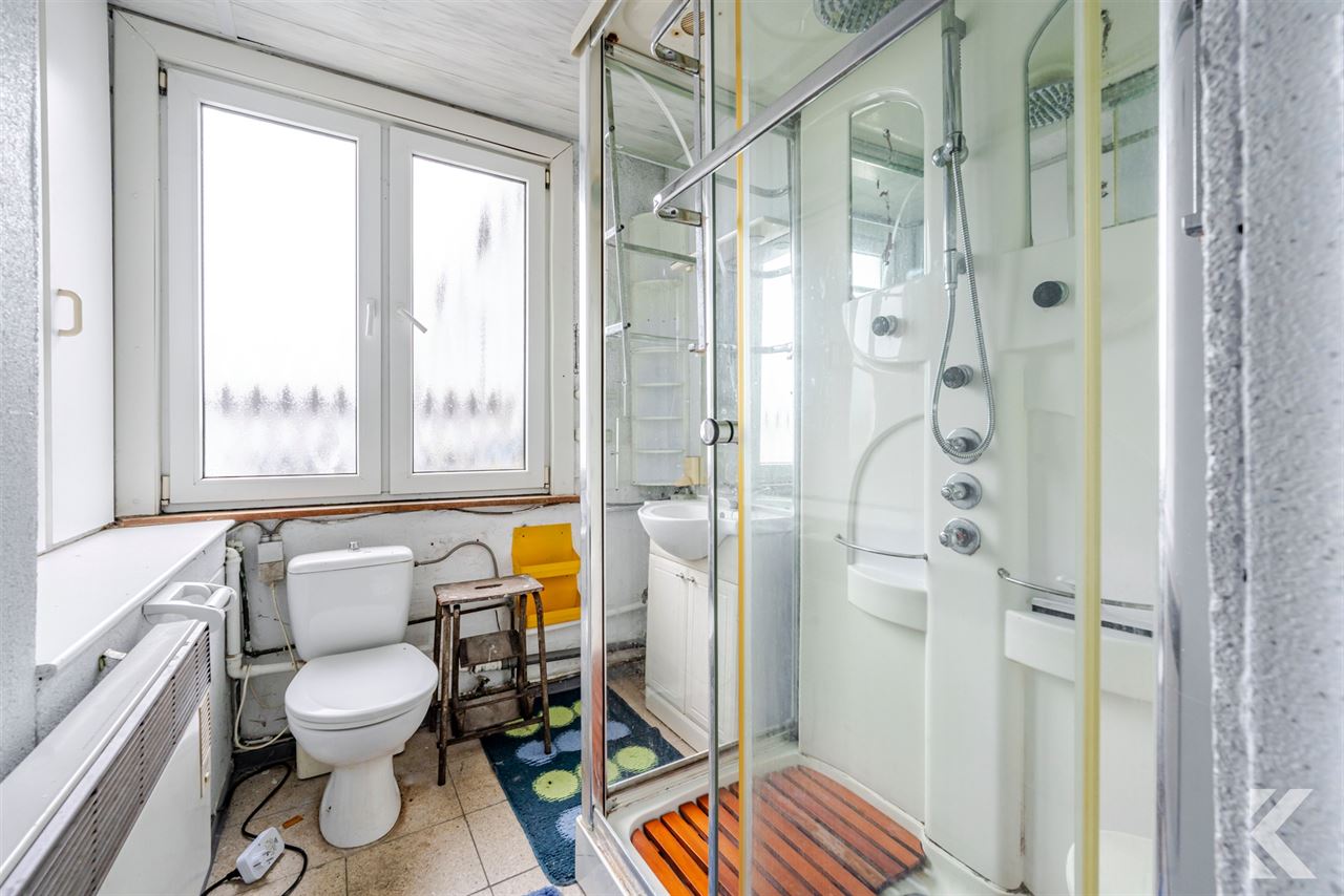 Te renoveren woning met veel potentieel en ruime zolder