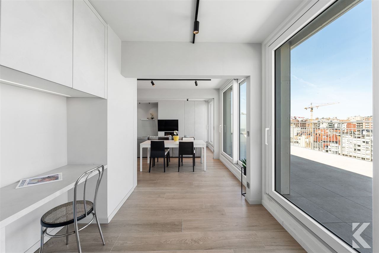 Gerenoveerde penthouse, 65 m2 terrassen, panoramisch zicht