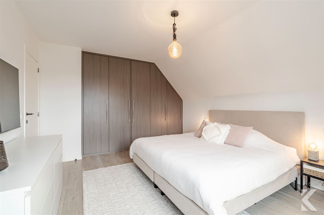 Lichtrijke duplex, 2 slpk., prachtige keuken & badkamer