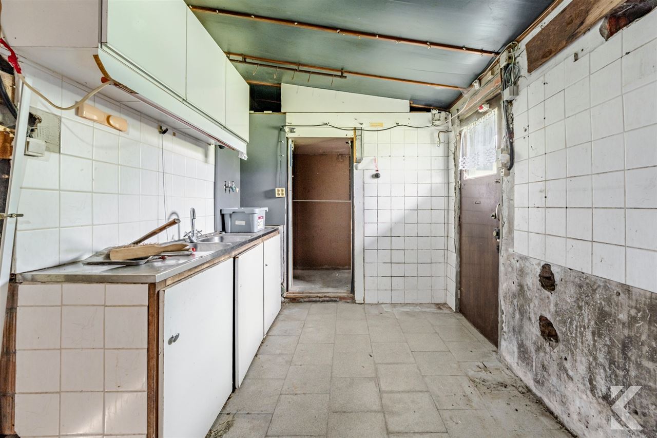 Te renoveren woning met veel potentieel en ruime zolder