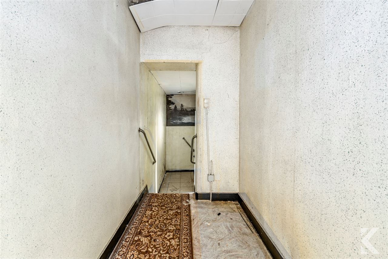 Te renoveren woning met veel potentieel en ruime zolder