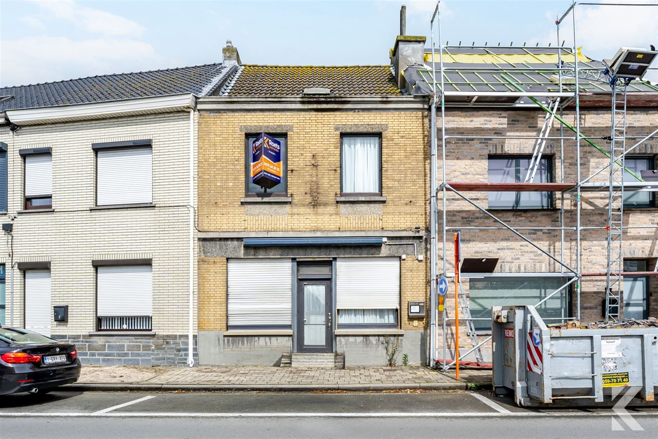 Te renoveren woning met veel potentieel en ruime zolder