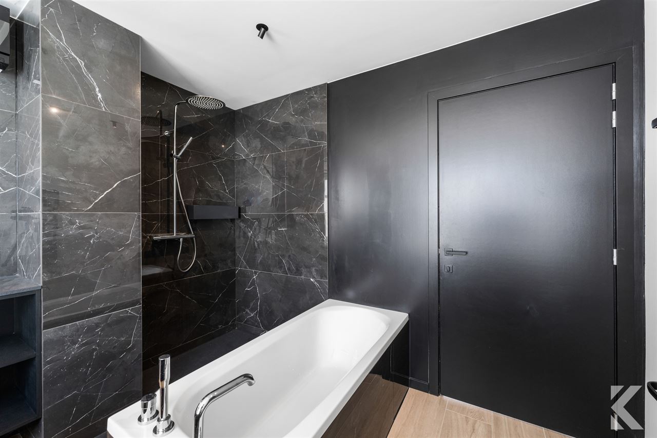 Gerenoveerde penthouse, 65 m2 terrassen, panoramisch zicht