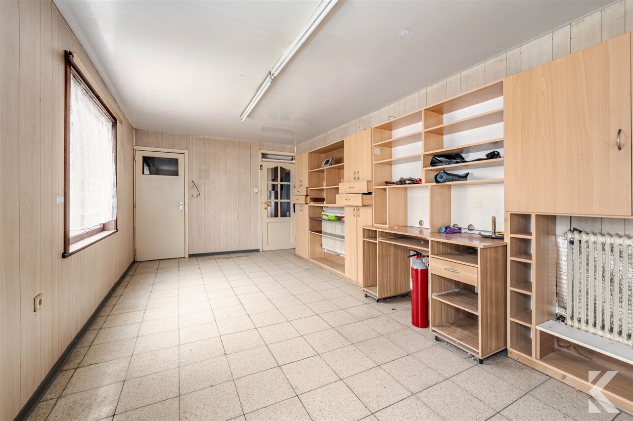 Te renoveren woning met veel potentieel en ruime zolder