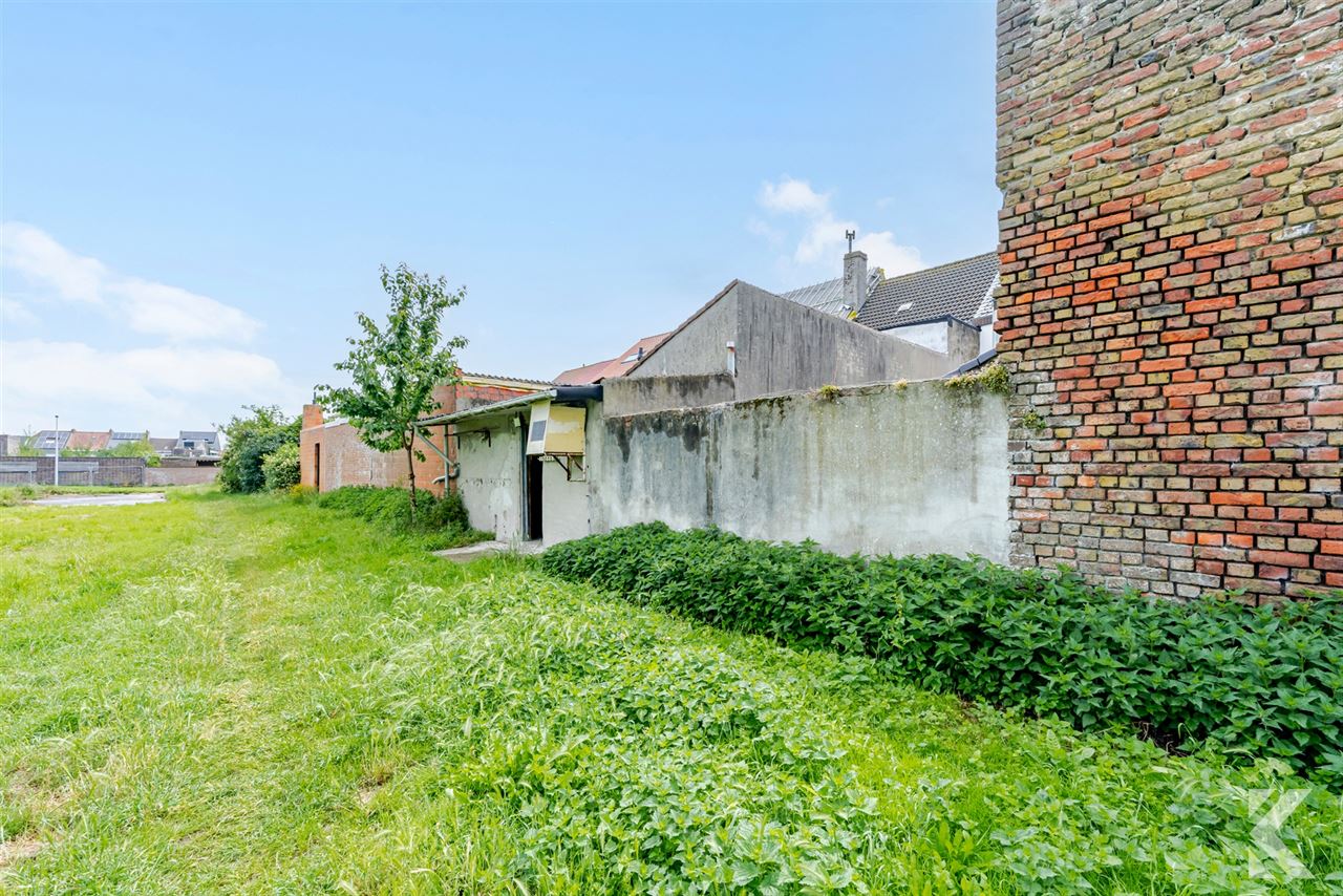 Te renoveren woning met veel potentieel en ruime zolder