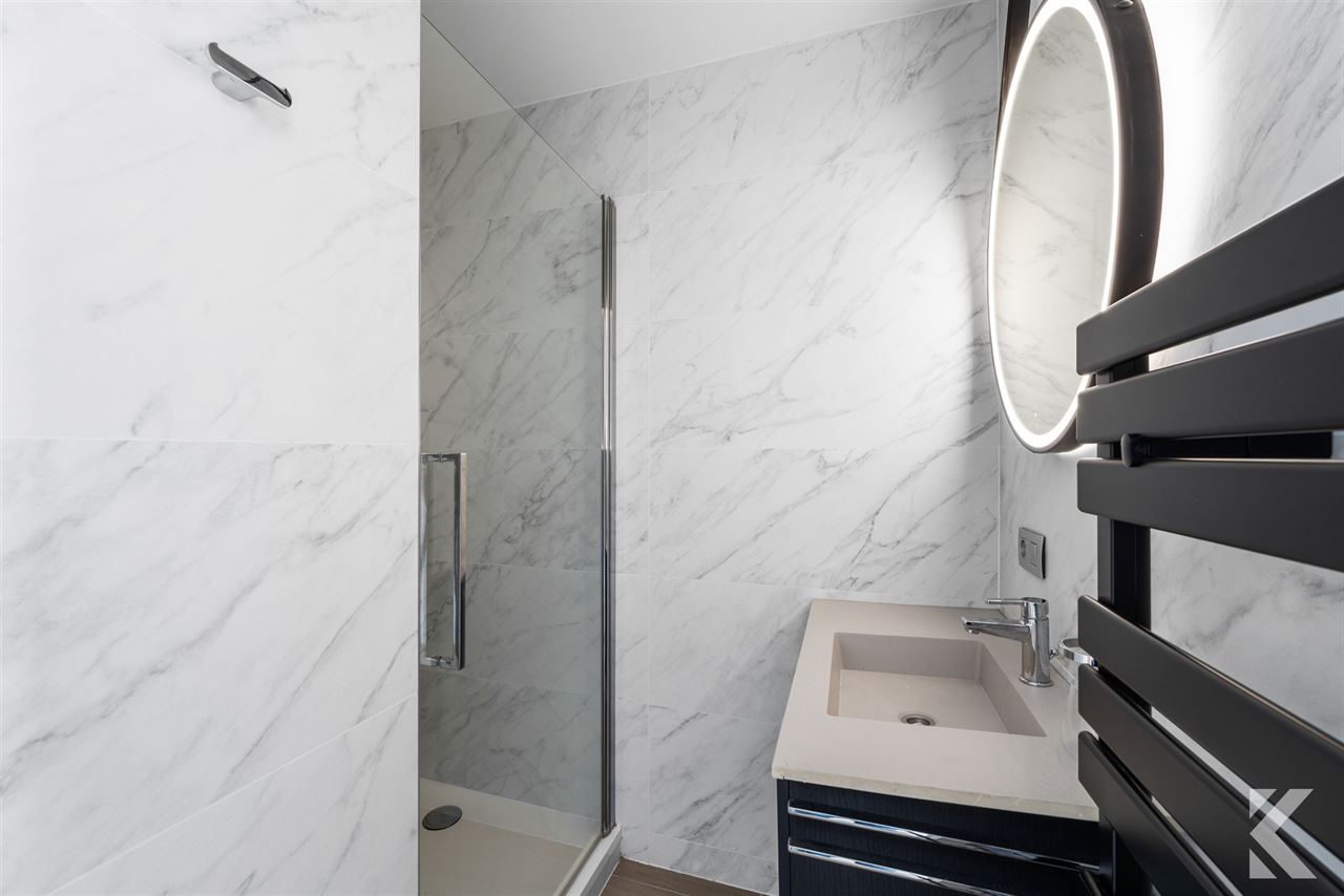 Gerenoveerde penthouse, 65 m2 terrassen, panoramisch zicht