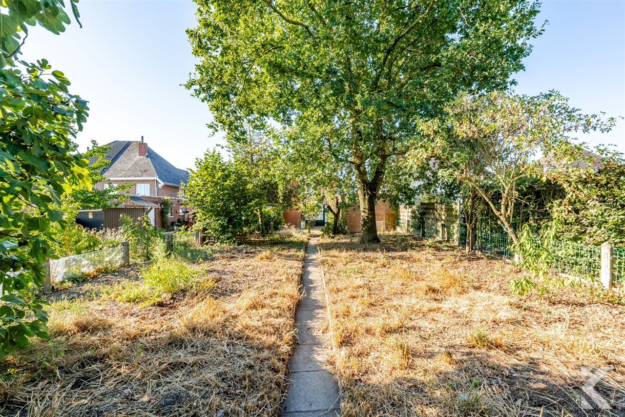 Ruime gezinswoning op 553 m² met garage en open zicht