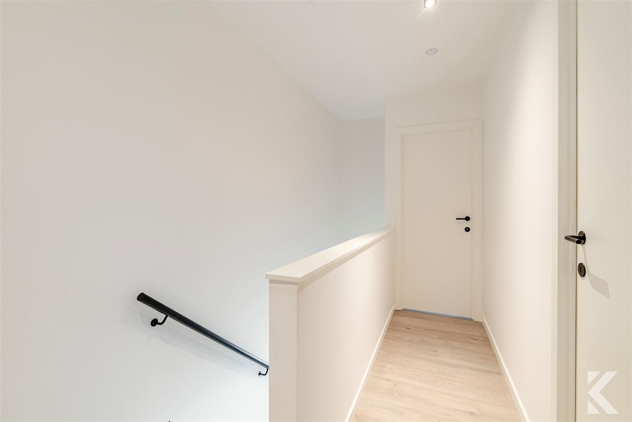 Lichtrijke duplex, 2 slpk., prachtige keuken & badkamer