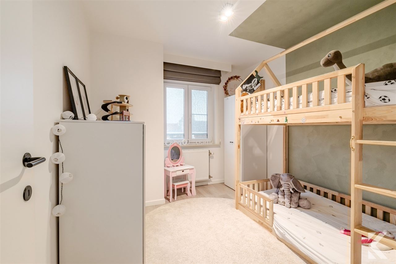 Lichtrijke duplex, 2 slpk., prachtige keuken & badkamer