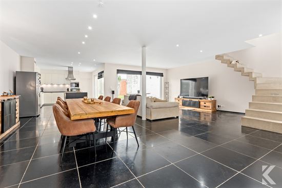 Volledig gerenoveerde woning met tuin, garage, EPC-B