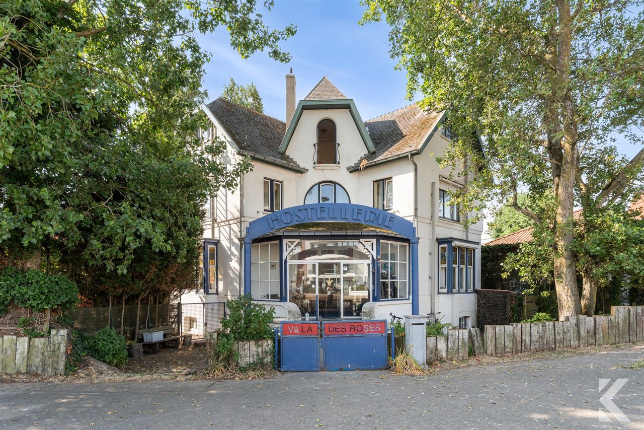 Authentieke interbellumvilla aan zee voor B&B of hotel