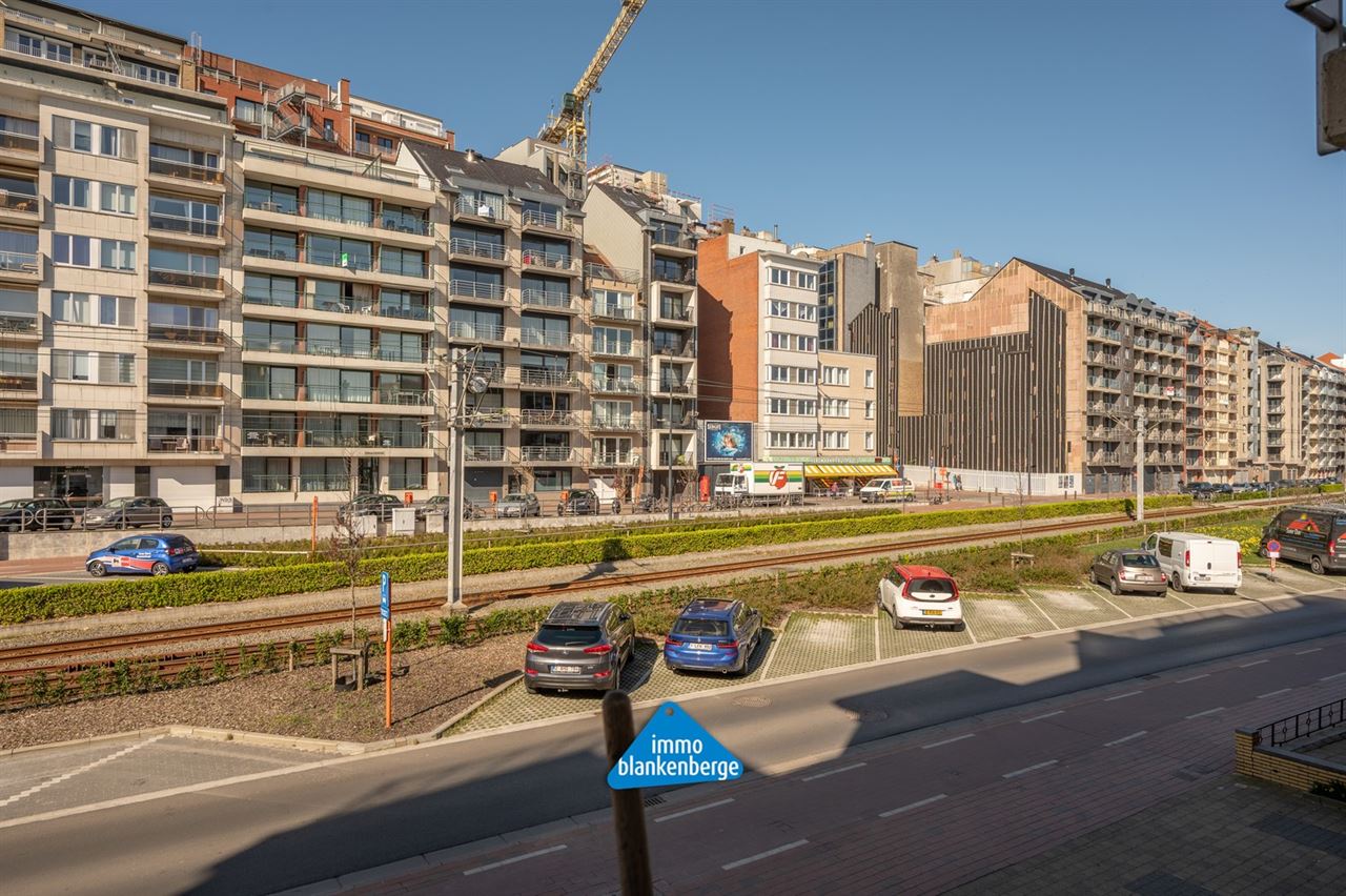 Zeer Ruim Appartement met 3 Slaapkamers nabij de Zeedijk