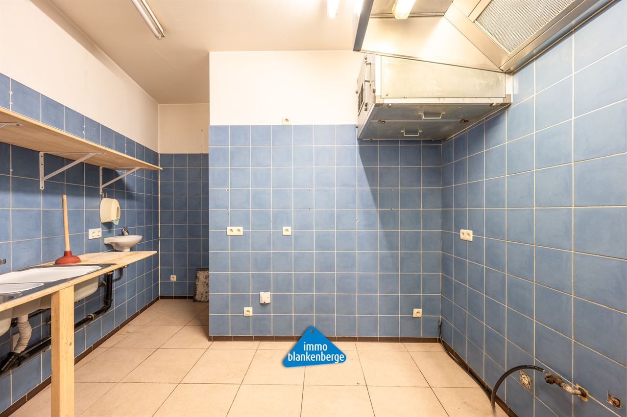 Handelspand op topligging bij de jachthaven – ideaal voor horeca