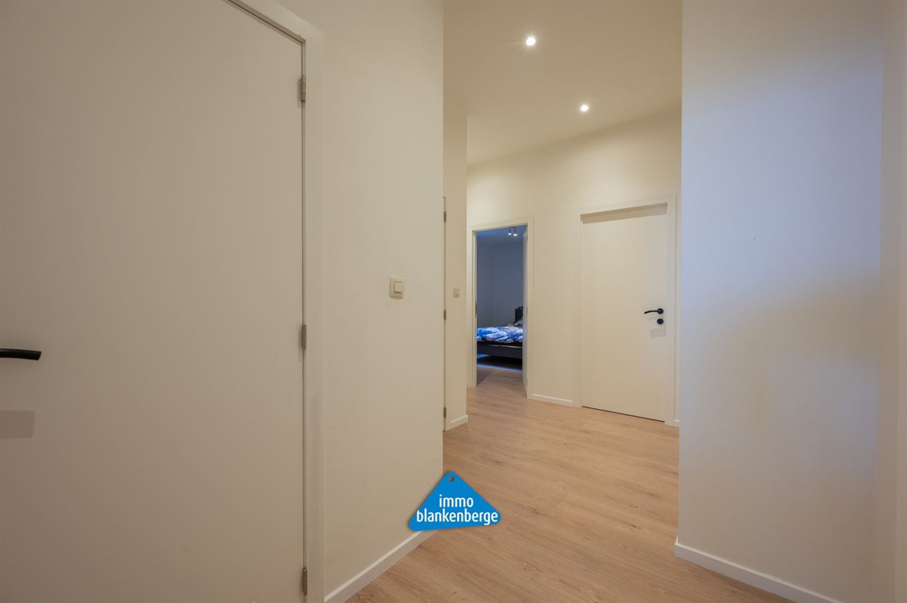 Ruim Gelijkvloers Appartement op de Zeedijk met Frontaal Zeezicht
