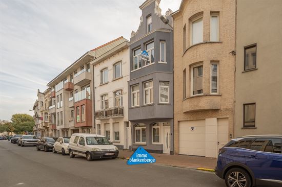 Volledig gerenoveerd duplexappartement nabij het Stationsplein en de Zeedijk