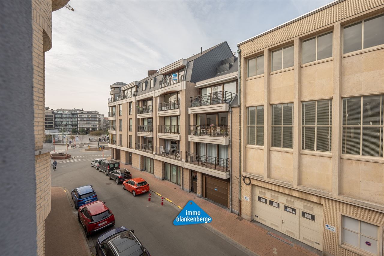 Volledig gerenoveerd duplexappartement nabij het Stationsplein en de Zeedijk