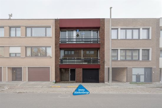 Te renoveren, zeer goed gelegen Bel-etage woning op wandelafstand van strand, zee en duinen