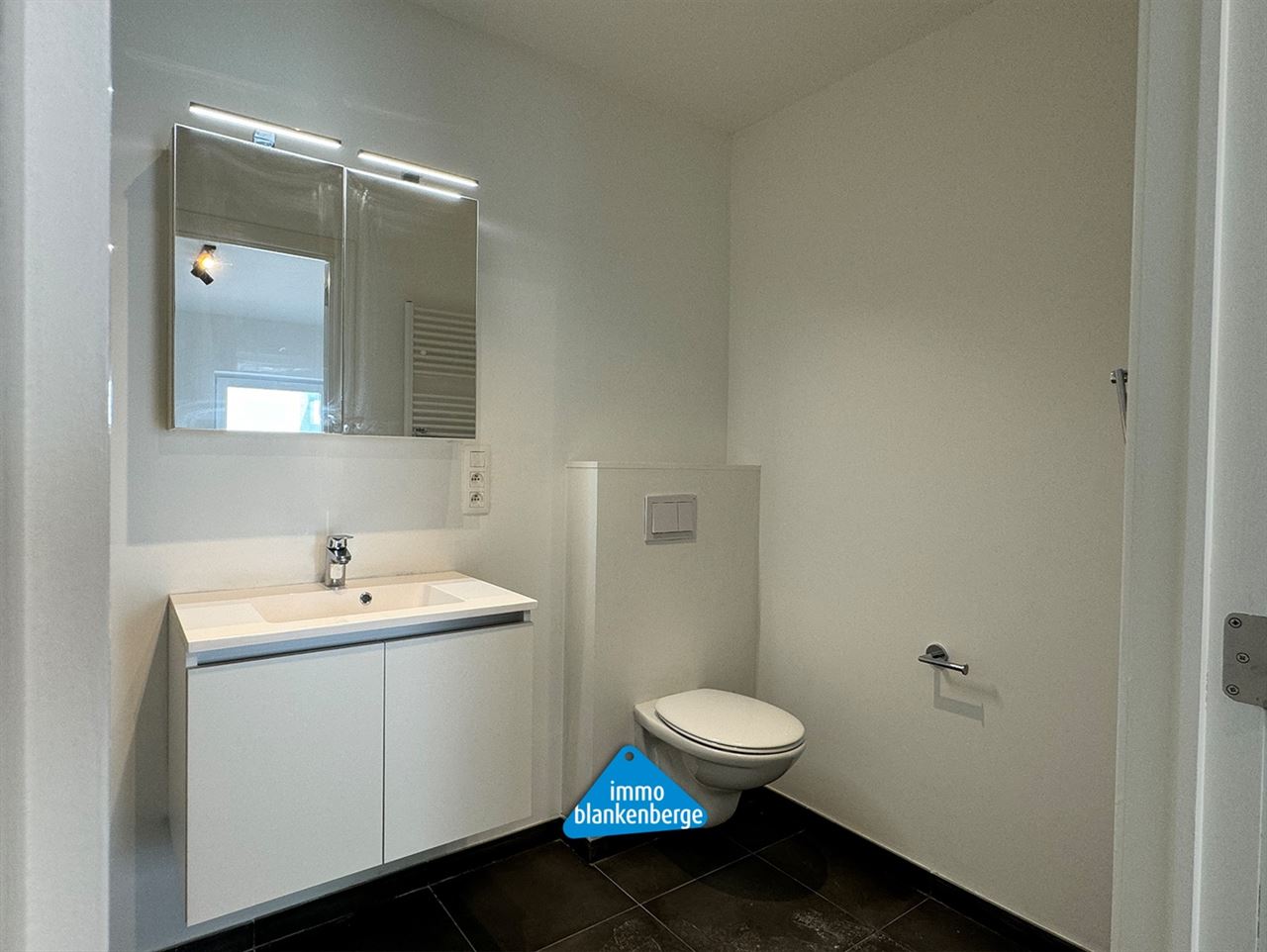 Nieuwbouwappartement met Geïnstalleerde Keuken en 2 Slaapkamers op de Eerste Verdieping