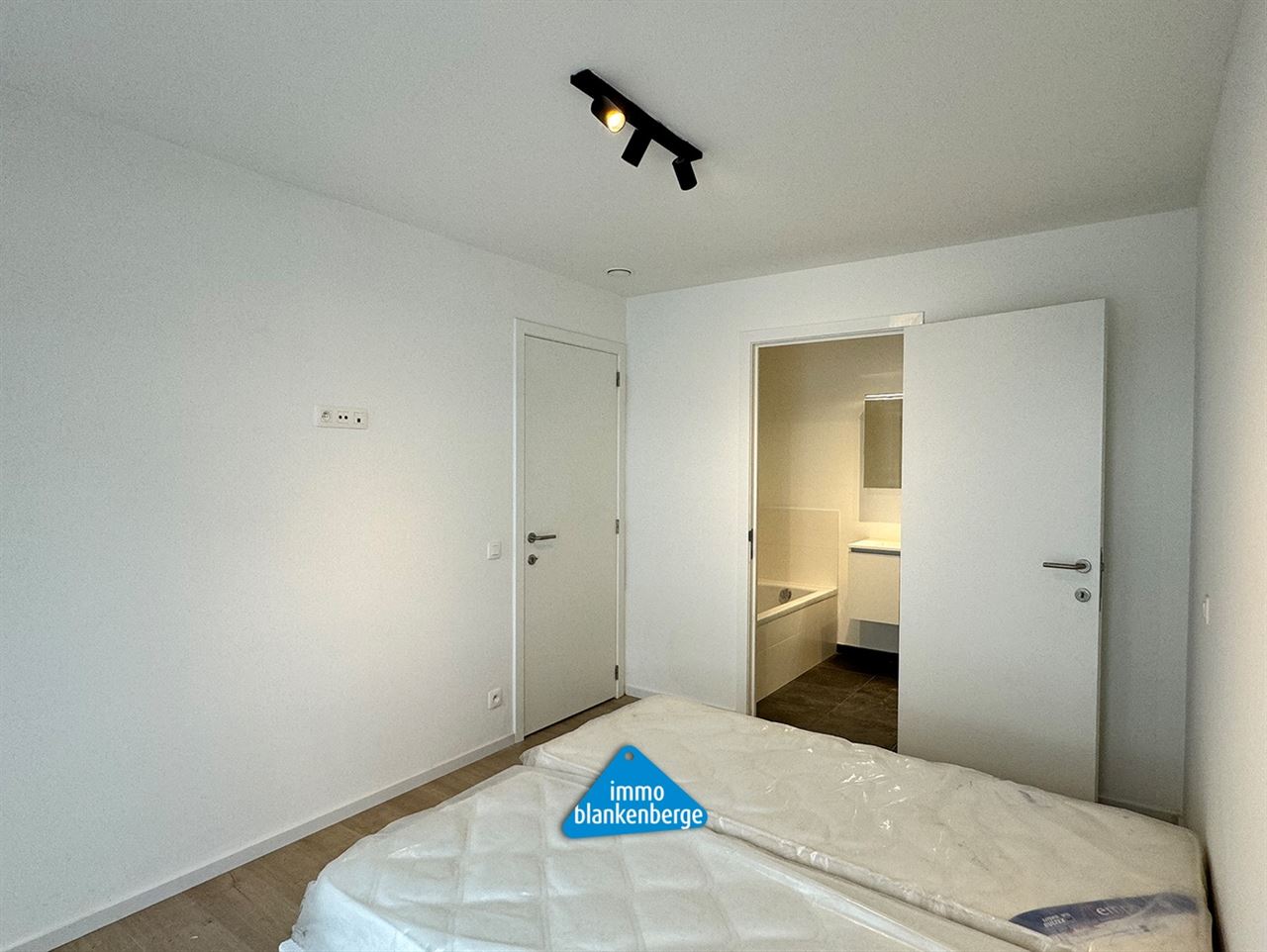 Nieuwbouwappartement met Geïnstalleerde Keuken en 2 Slaapkamers op de Eerste Verdieping