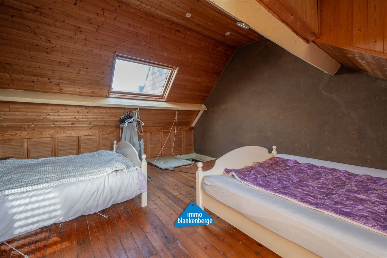 Ruim te renoveren duplex appartement in kleine Residentie