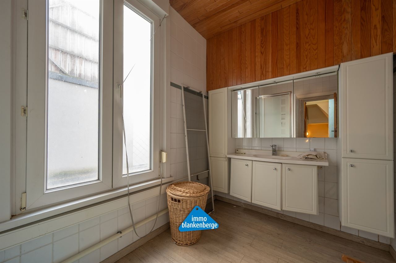 Ruim te renoveren duplex appartement in kleine Residentie