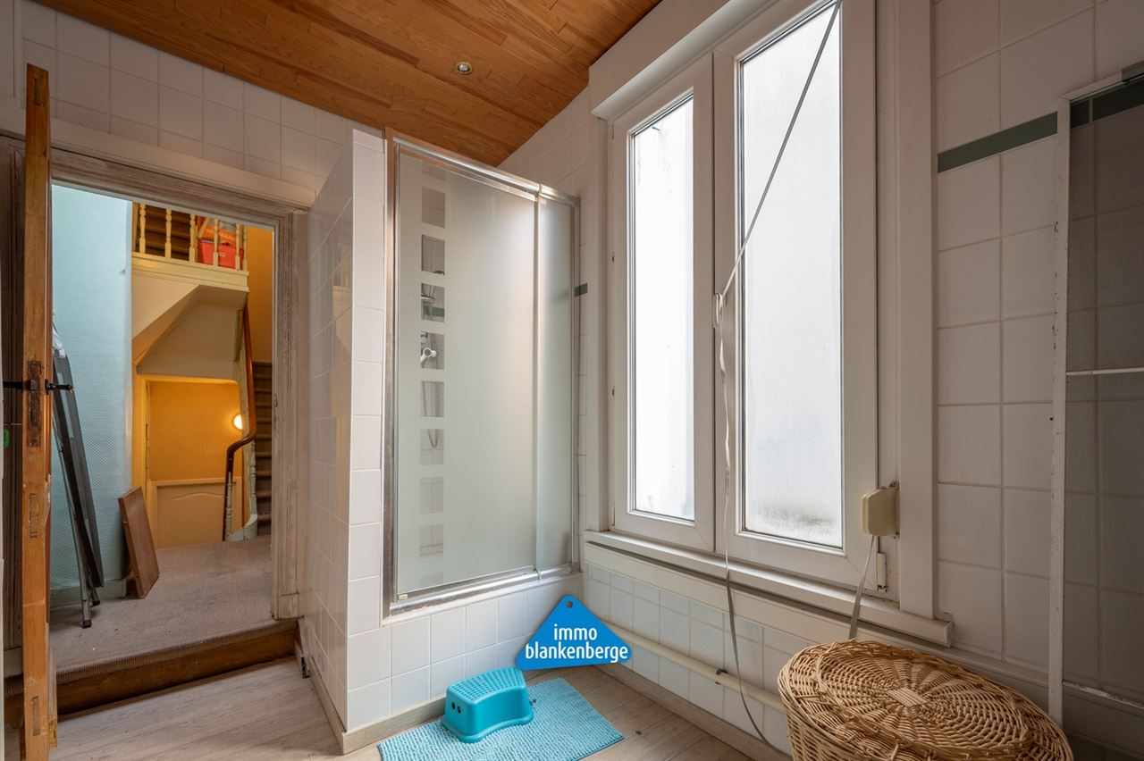 Ruim te renoveren duplex appartement in kleine Residentie