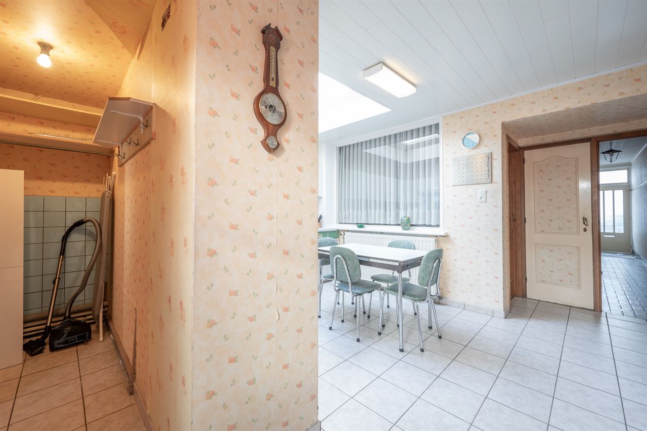 Grote gezinswoning met tuin en 7 slaapkamers nabij centrum en zee