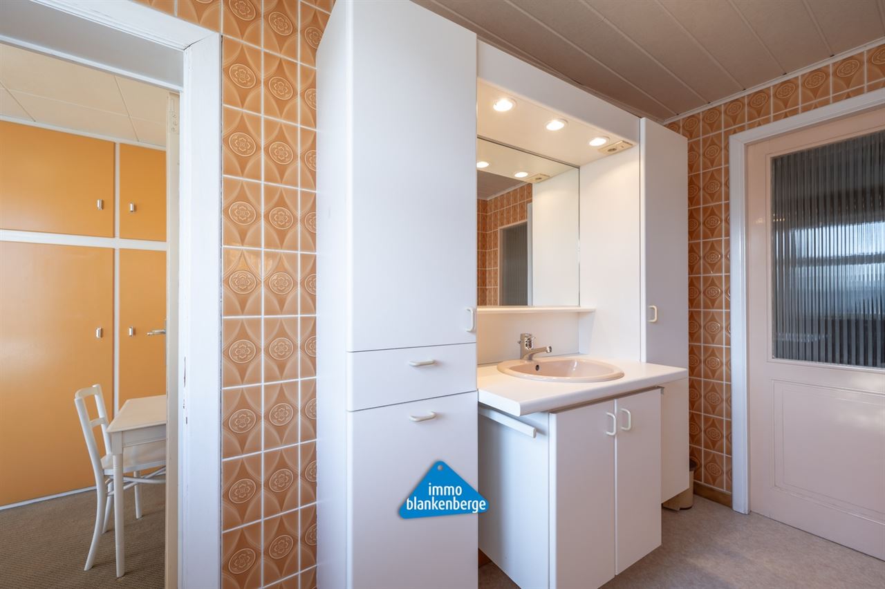 Grote gezinswoning met tuin en 7 slaapkamers nabij centrum en zee