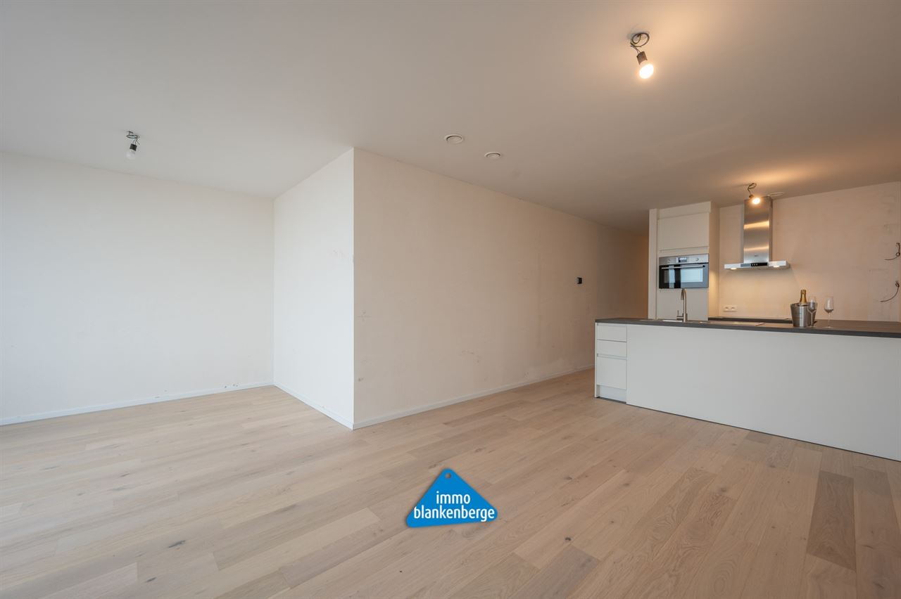Appartement te koop op topligging aan de Zeedijk met prachtig zicht op de Pier van Blankenberge