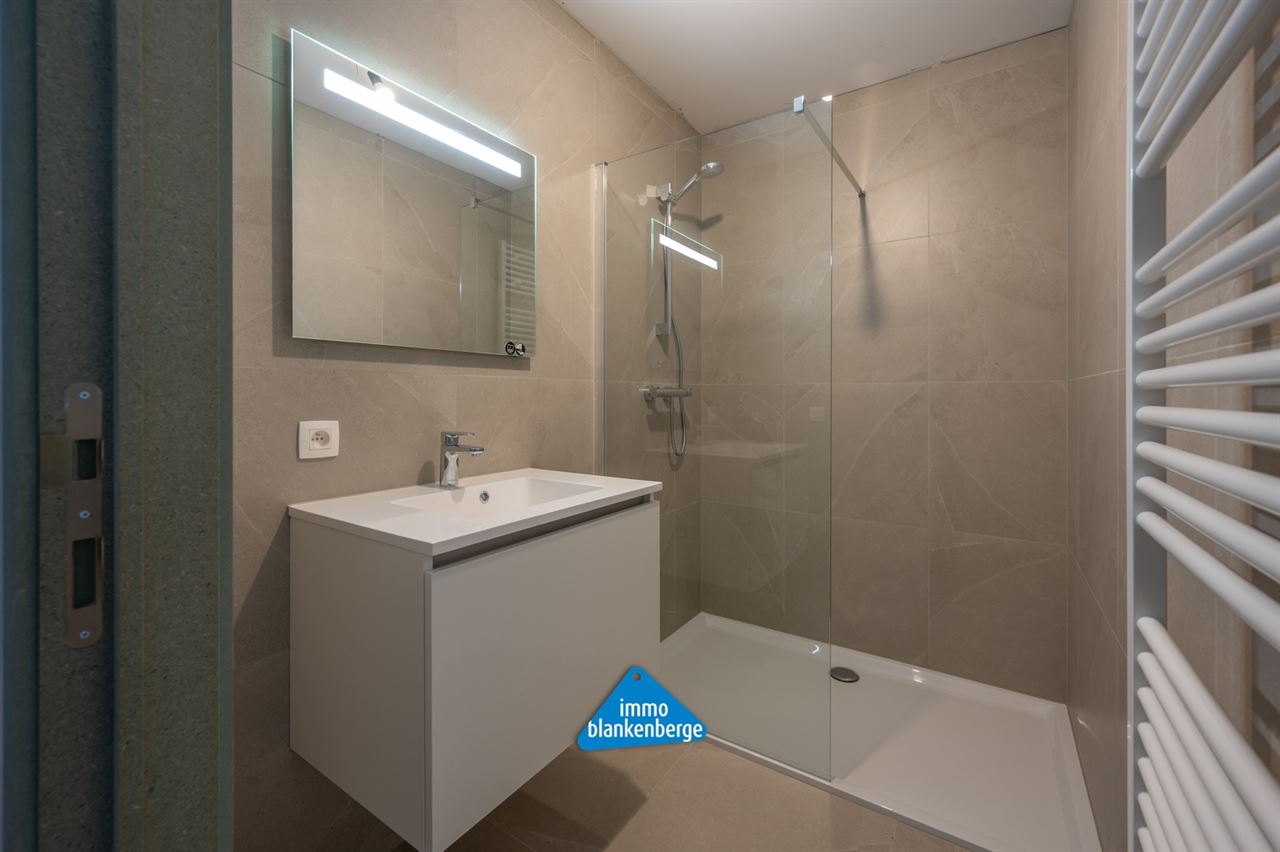 Appartement te koop op topligging aan de Zeedijk met prachtig zicht op de Pier van Blankenberge