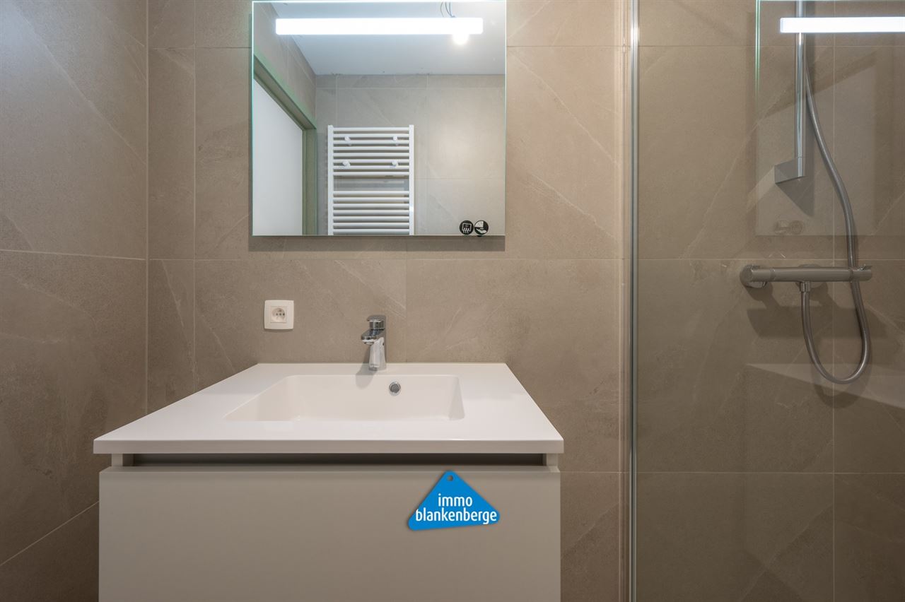 Appartement te koop op topligging aan de Zeedijk met prachtig zicht op de Pier van Blankenberge