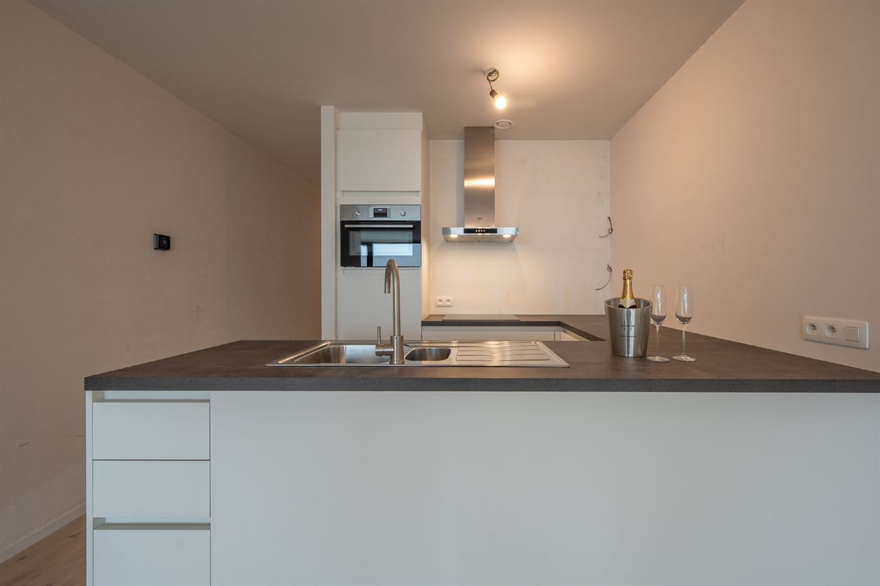 Appartement te koop op topligging aan de Zeedijk met prachtig zicht op de Pier van Blankenberge