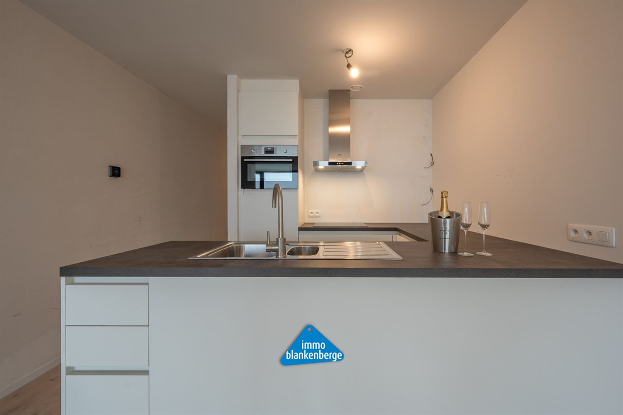 Appartement te koop op topligging aan de Zeedijk met prachtig zicht op de Pier van Blankenberge