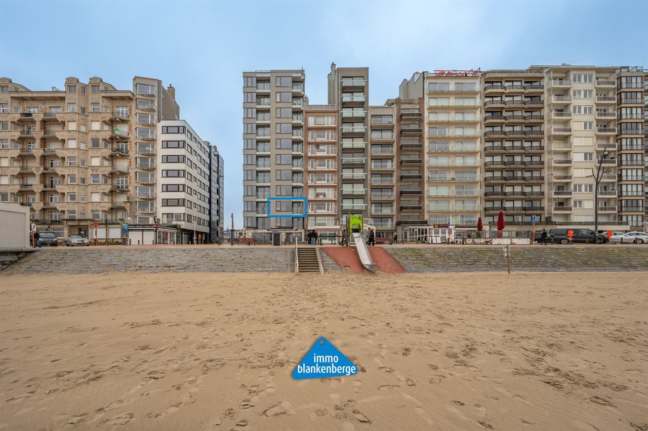 Appartement te koop op topligging aan de Zeedijk met prachtig zicht op de Pier van Blankenberge