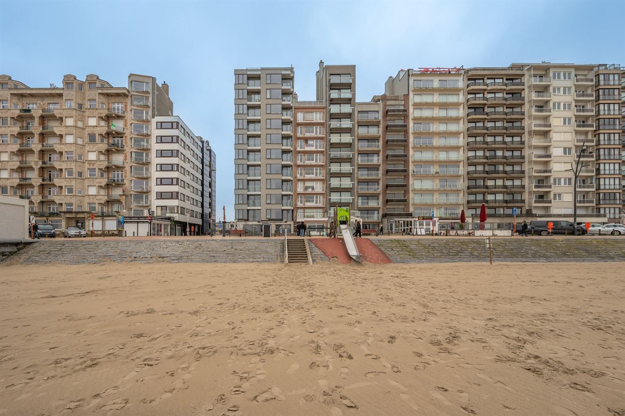 Appartement te koop op topligging aan de Zeedijk met prachtig zicht op de Pier van Blankenberge