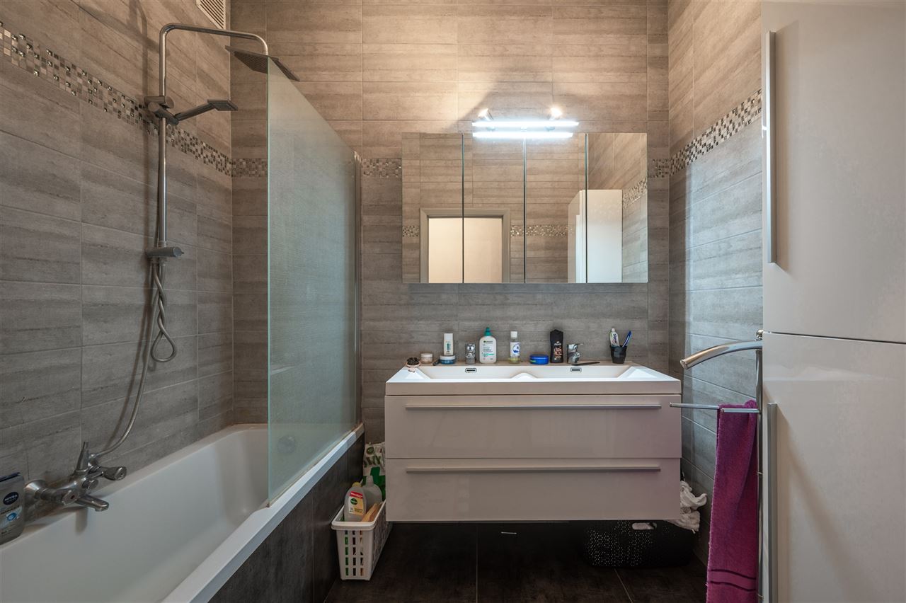 Centraal gelegen 2 slaapkamerappartement te huur