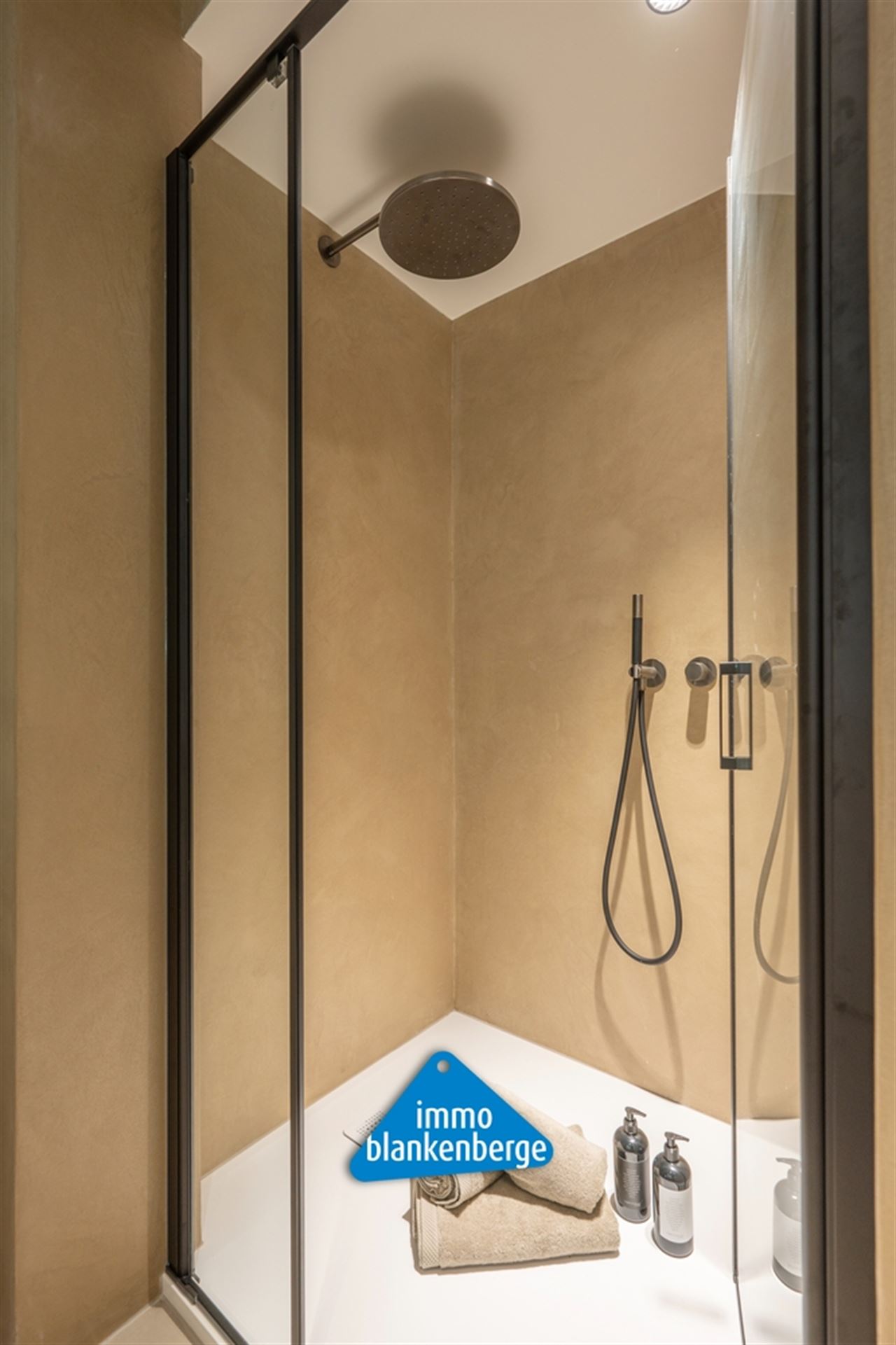 Luxueus appartement met 3 slaapkamers op de Zeedijk in Blankenberge met adembenemend zeezicht