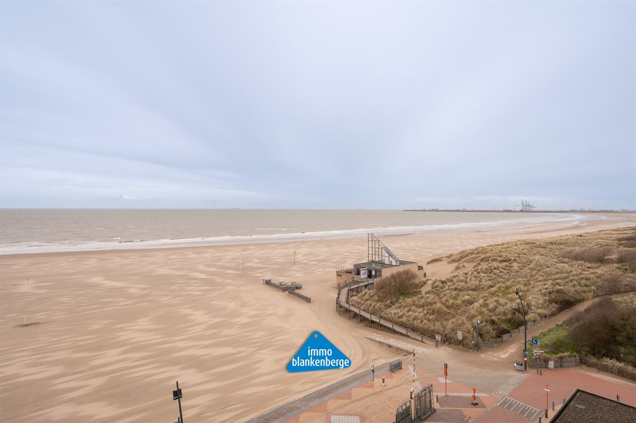 Instapklaar gemeubeld appartement op de Zeedijk van Blankenberge