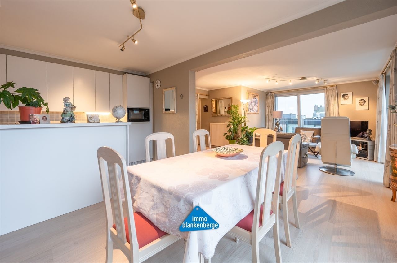 Lichtrijk hoekappartement met een zuidgericht terras (+/- 20m²) in het centrum van Blankenberge