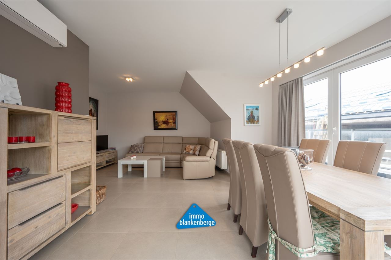 Uniek dakappartement met 3 slaapkamers en 2 badkamers.