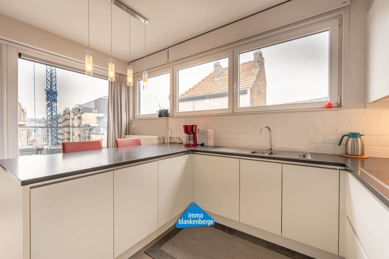 Uniek dakappartement met 3 slaapkamers en 2 badkamers.