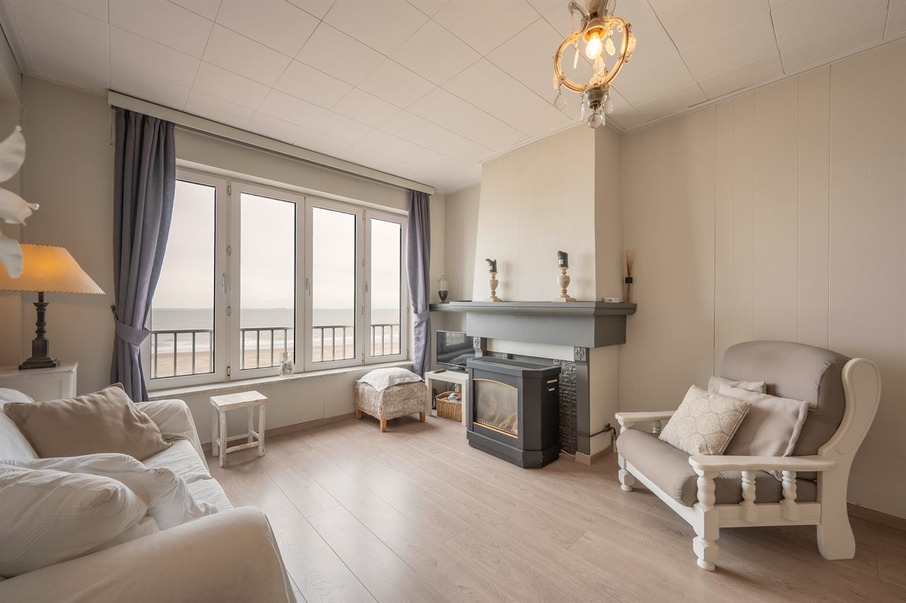 Instapklaar gemeubeld appartement op de Zeedijk van Blankenberge