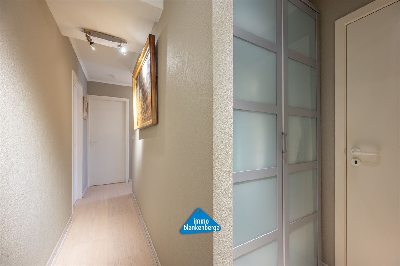 Lichtrijk hoekappartement met een zuidgericht terras (+/- 20m²) in het centrum van Blankenberge