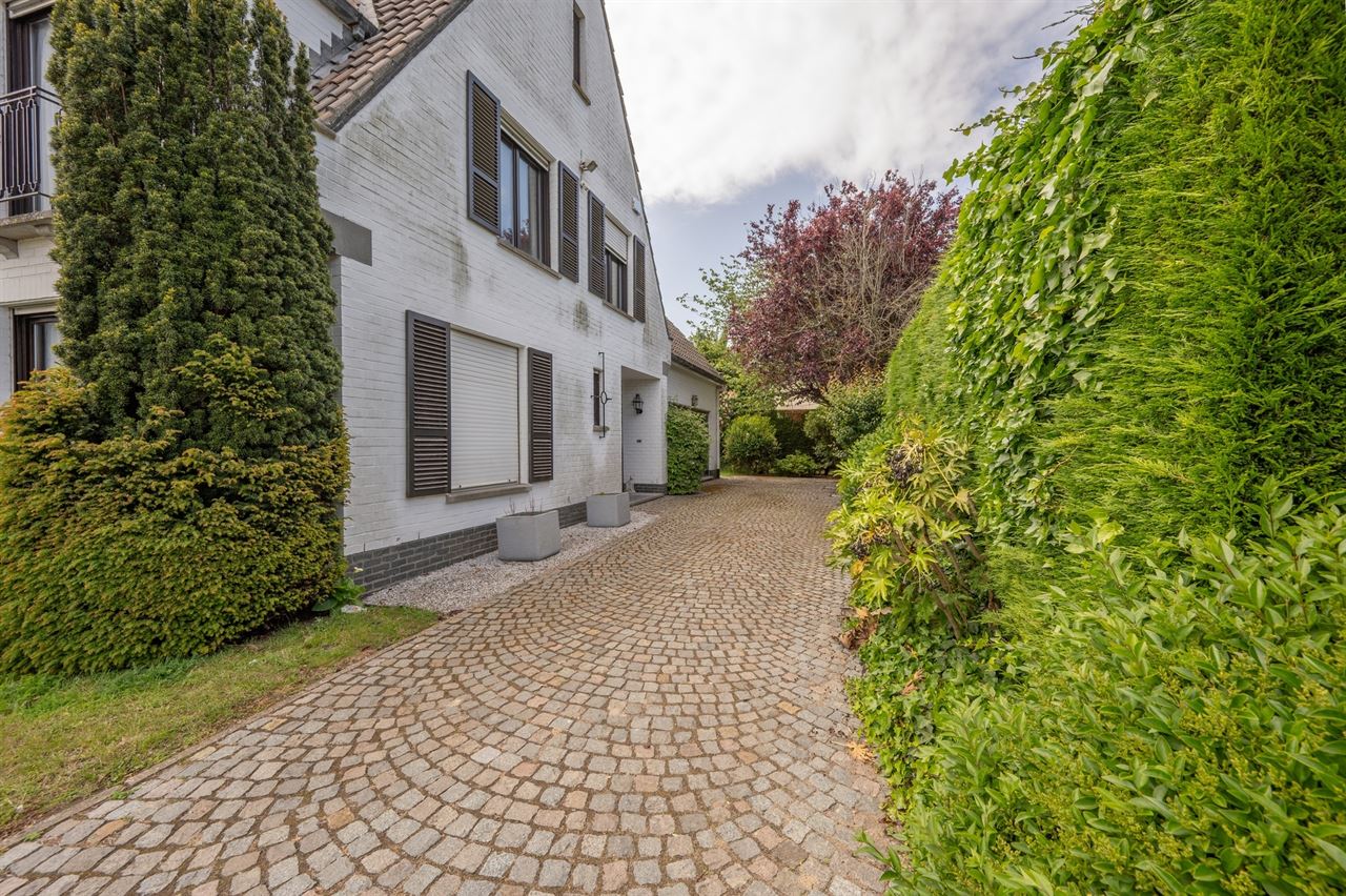 Exclusieve villa in een gegeerde residentiële wijk