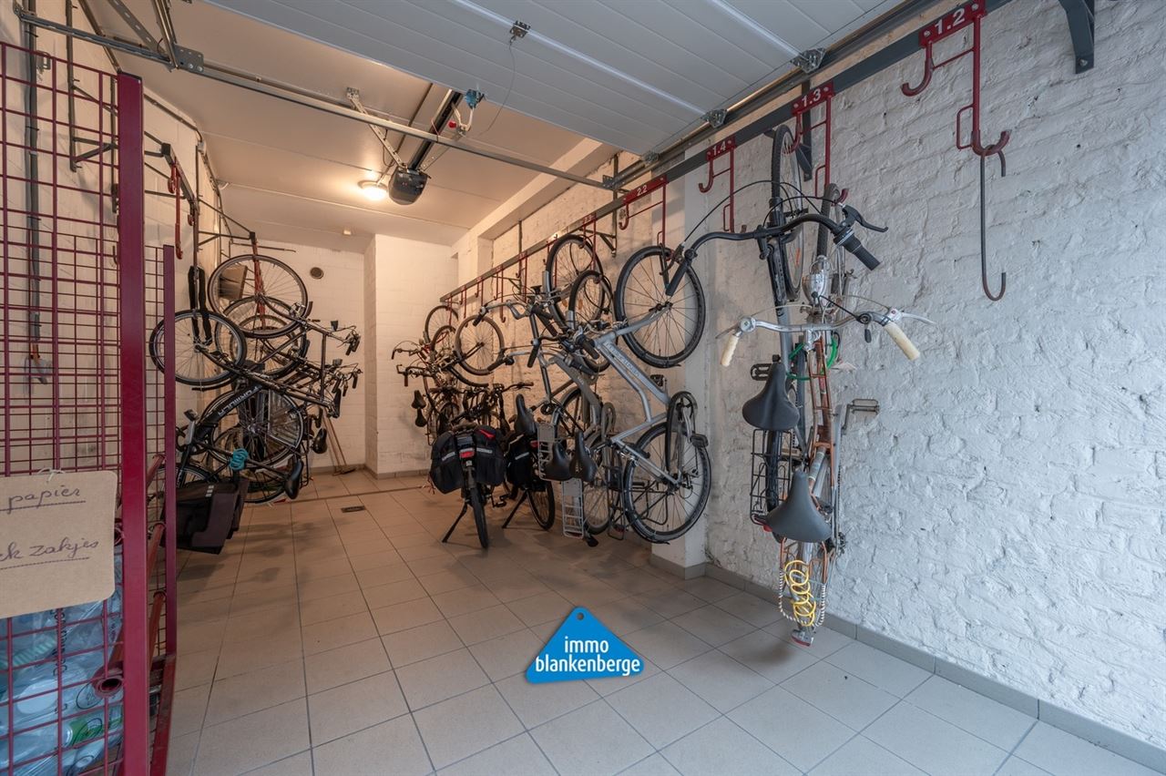 Lichtrijk hoekappartement met een zuidgericht terras (+/- 20m²) in het centrum van Blankenberge