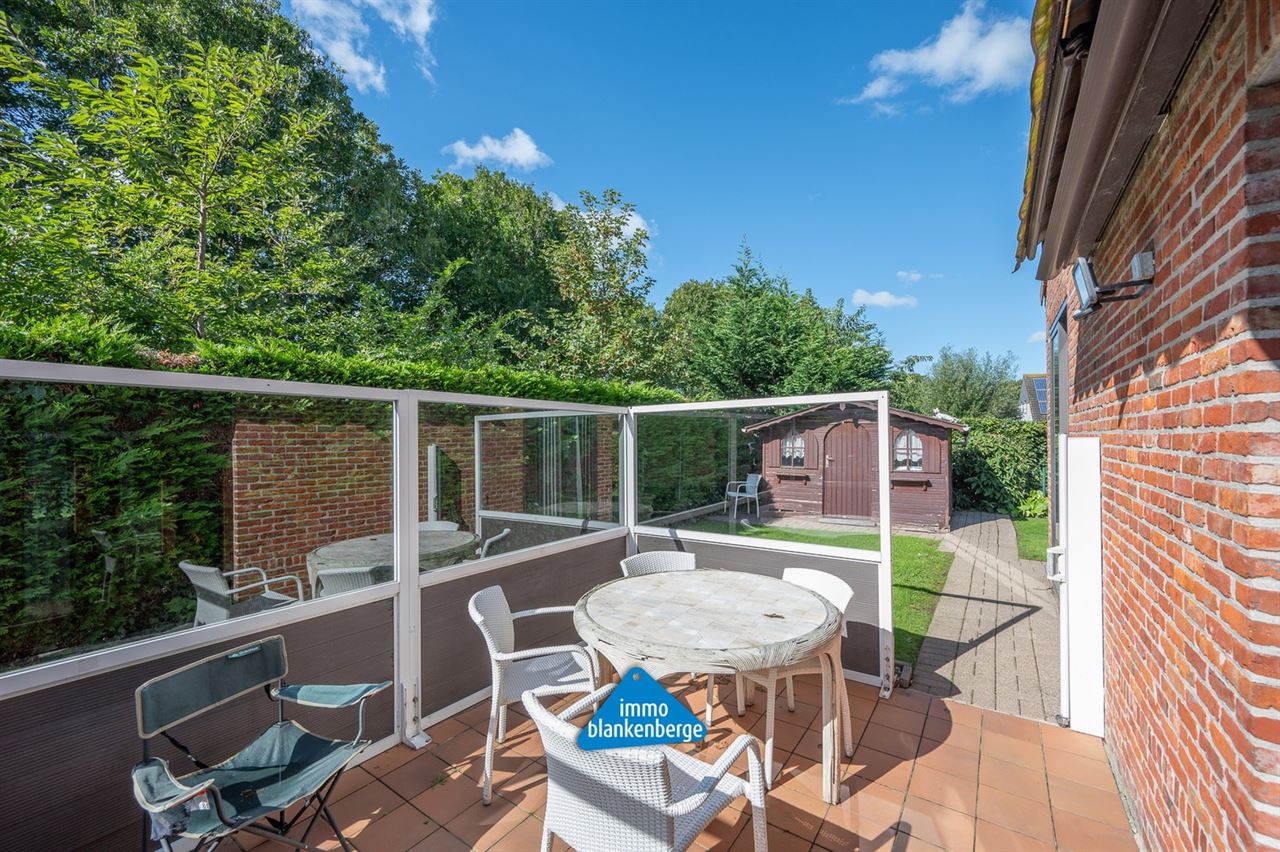Gezellige Villa met Twee Slaapkamers en Grote Tuin
